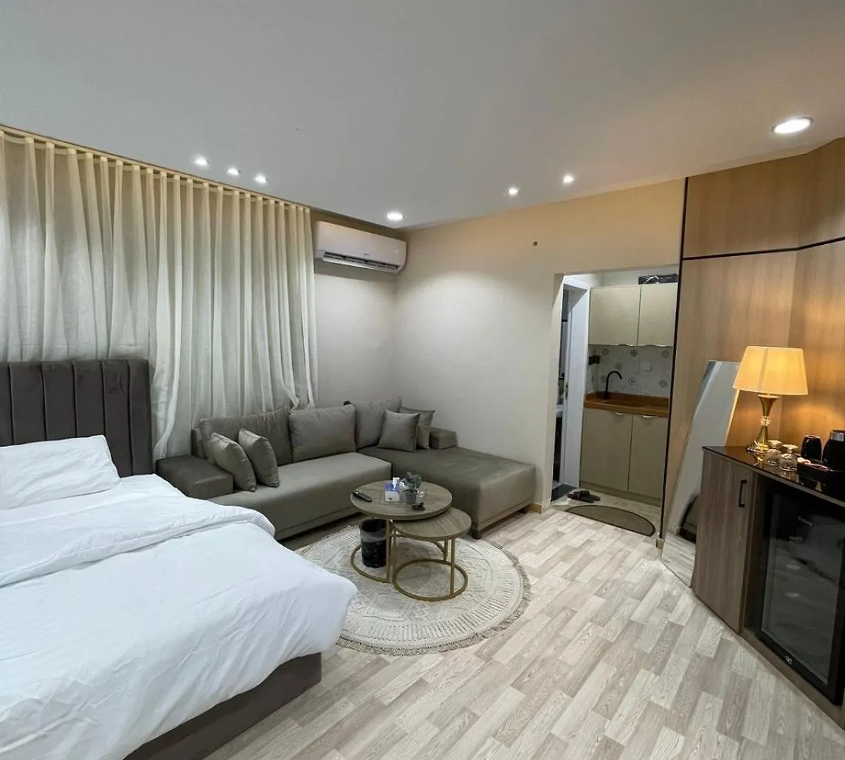 شقة استوديو مودرن بدخْول ذاتي في حي العقيق Riyadh Apartment